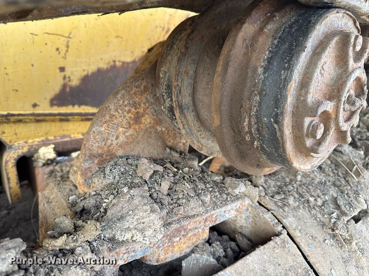 image for item DM5535 1998 John Deere 850C dozer