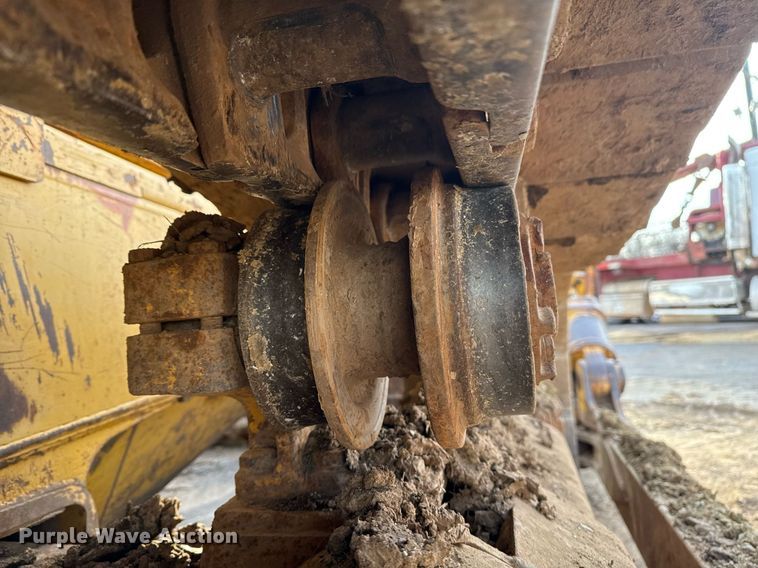 image for item DM5535 1998 John Deere 850C dozer