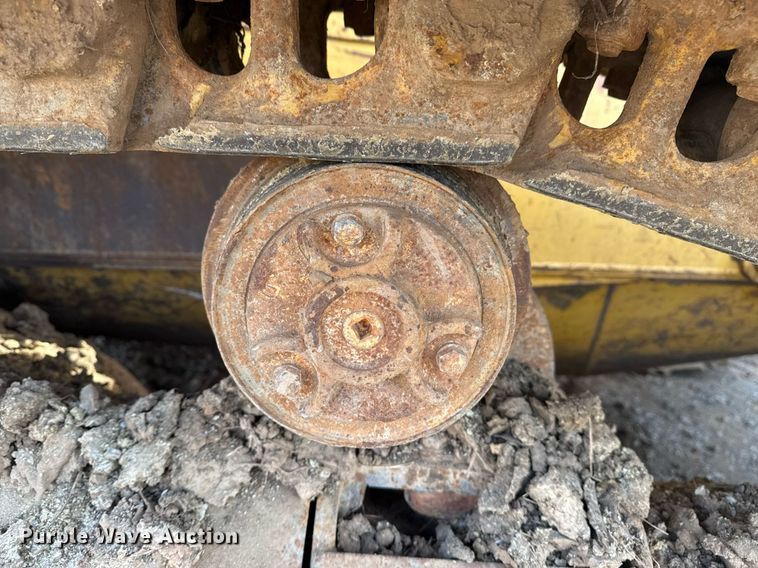 image for item DM5535 1998 John Deere 850C dozer