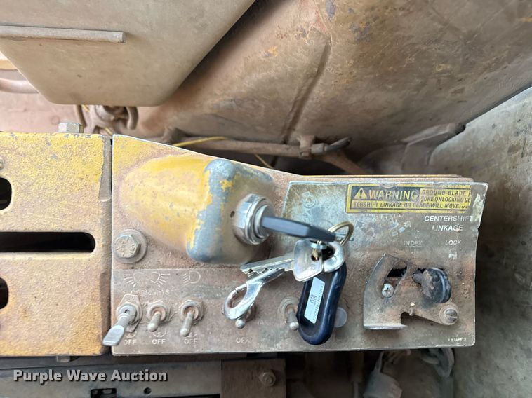 image for item DM5556 Caterpillar 14G motor grader