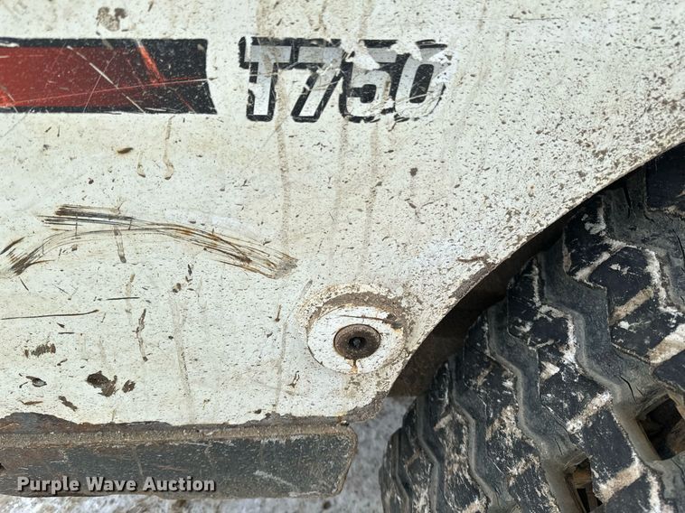 image for item DN0952 2014 Bobcat T750 tracked skid steer loader