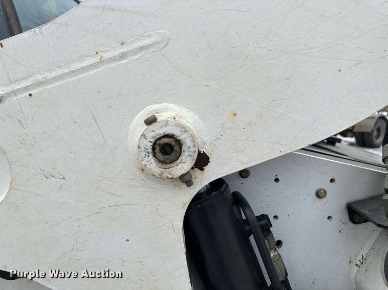 image for item DN0952 2014 Bobcat T750 tracked skid steer loader