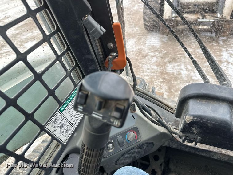 image for item DN0952 2014 Bobcat T750 tracked skid steer loader