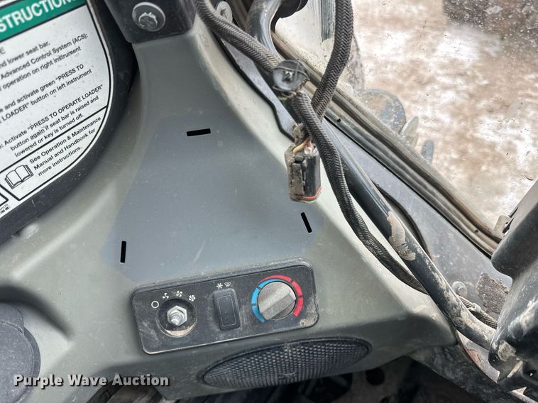 image for item DN0952 2014 Bobcat T750 tracked skid steer loader