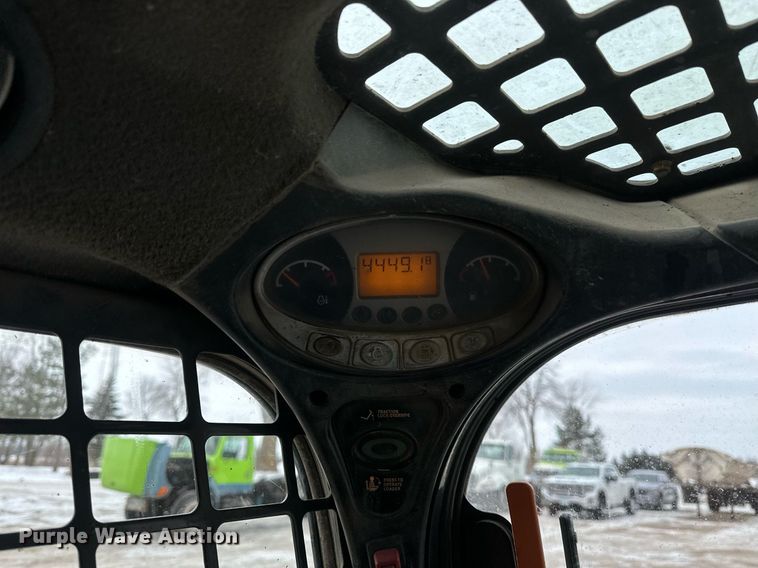 image for item DN0952 2014 Bobcat T750 tracked skid steer loader