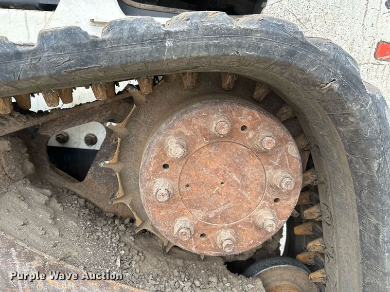 image for item DN0952 2014 Bobcat T750 tracked skid steer loader