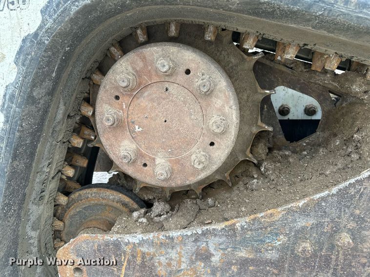 image for item DN0952 2014 Bobcat T750 tracked skid steer loader