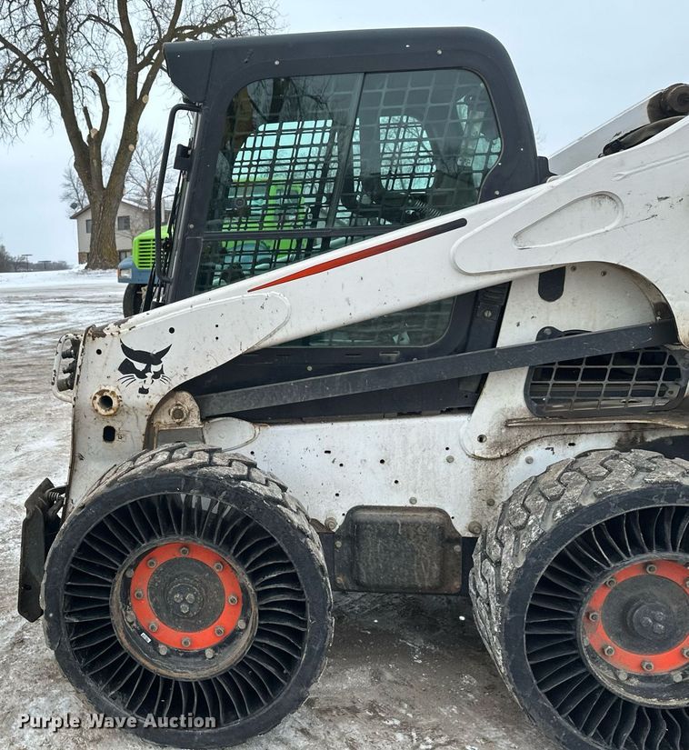 image for item DN0953 2013 Bobcat  S750 skid steer loader