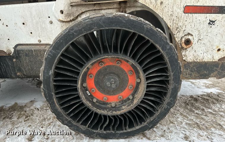 image for item DN0953 2013 Bobcat  S750 skid steer loader