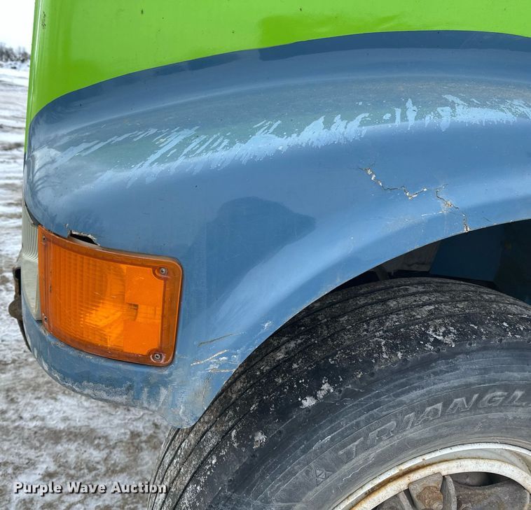 image for item DN0955 1993 International  4900 hook lift truck