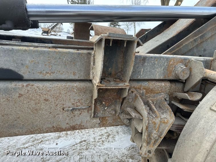 image for item DN0955 1993 International  4900 hook lift truck