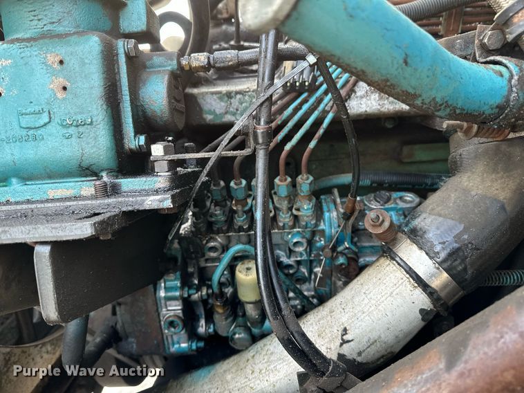 image for item DN0955 1993 International  4900 hook lift truck