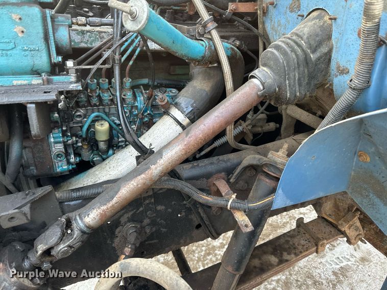 image for item DN0955 1993 International  4900 hook lift truck