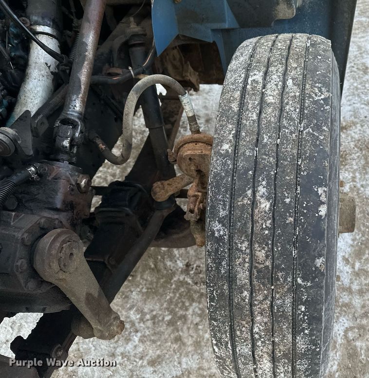 image for item DN0955 1993 International  4900 hook lift truck