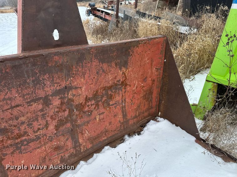 image for item DN0955 1993 International  4900 hook lift truck