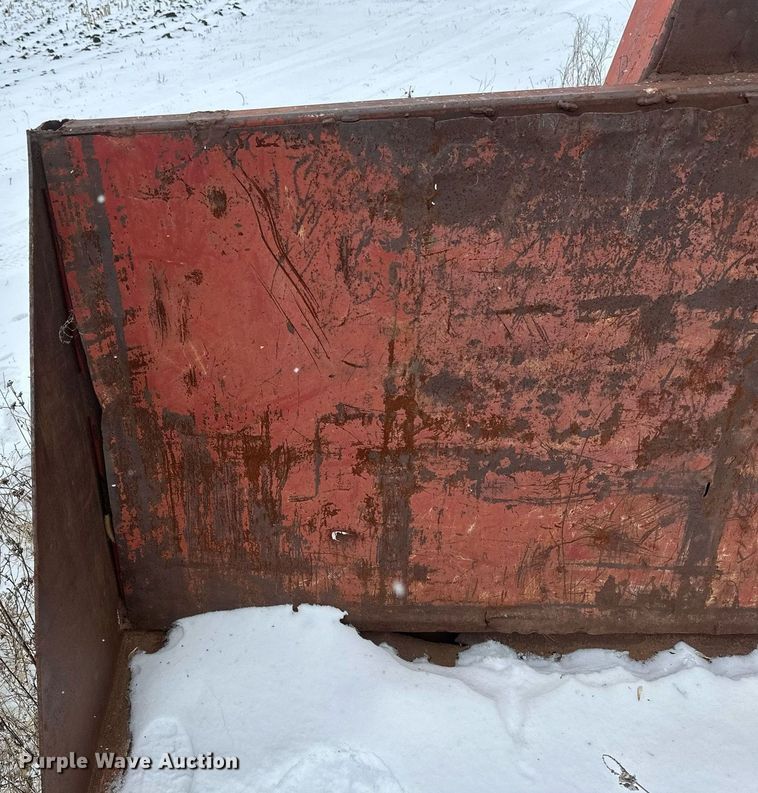 image for item DN0955 1993 International  4900 hook lift truck