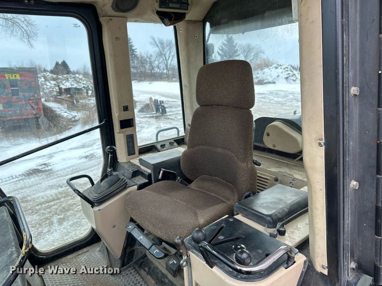 image for item DN0956 1997 Caterpillar  953C track loader