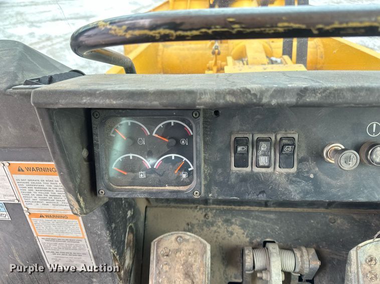 image for item DN0956 1997 Caterpillar  953C track loader
