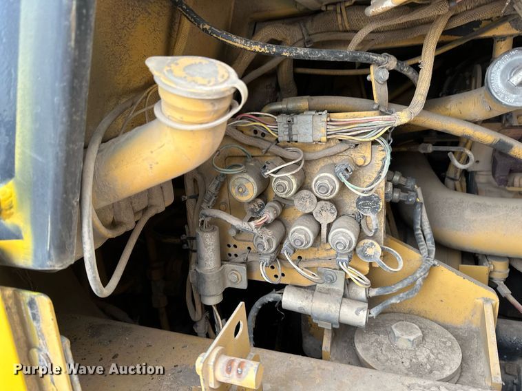 image for item DN0956 1997 Caterpillar  953C track loader