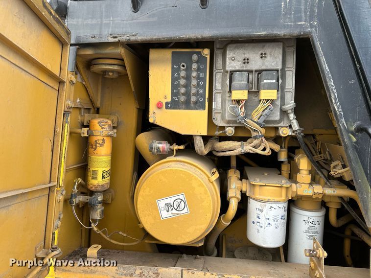 image for item DN0956 1997 Caterpillar  953C track loader