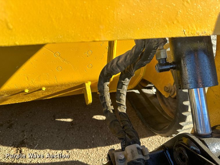 image for item DN0968 2020 Caterpillar 299D3 tracked skid steer loader