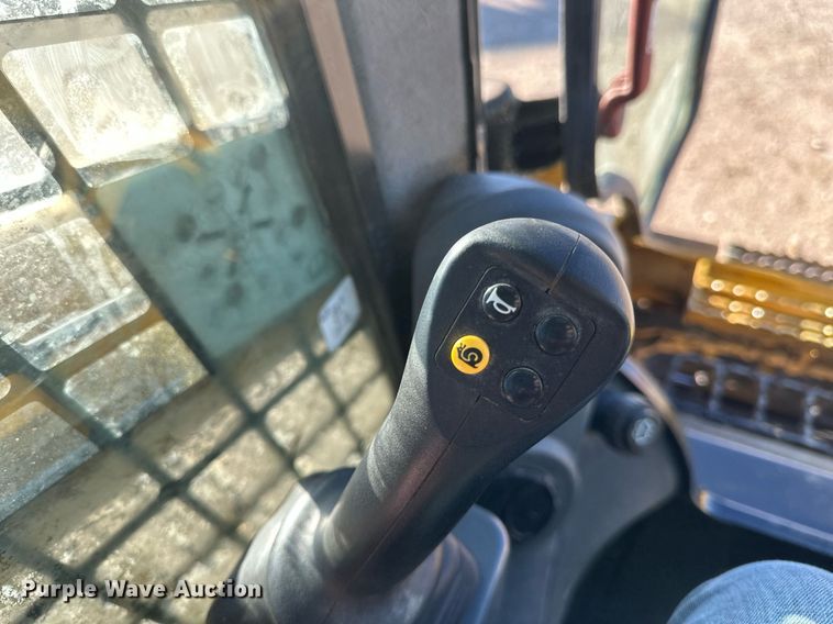 image for item DN0968 2020 Caterpillar 299D3 tracked skid steer loader