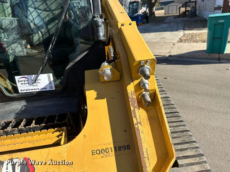image for item DN0969 2021 Caterpillar  299D3 tracked skid steer loader