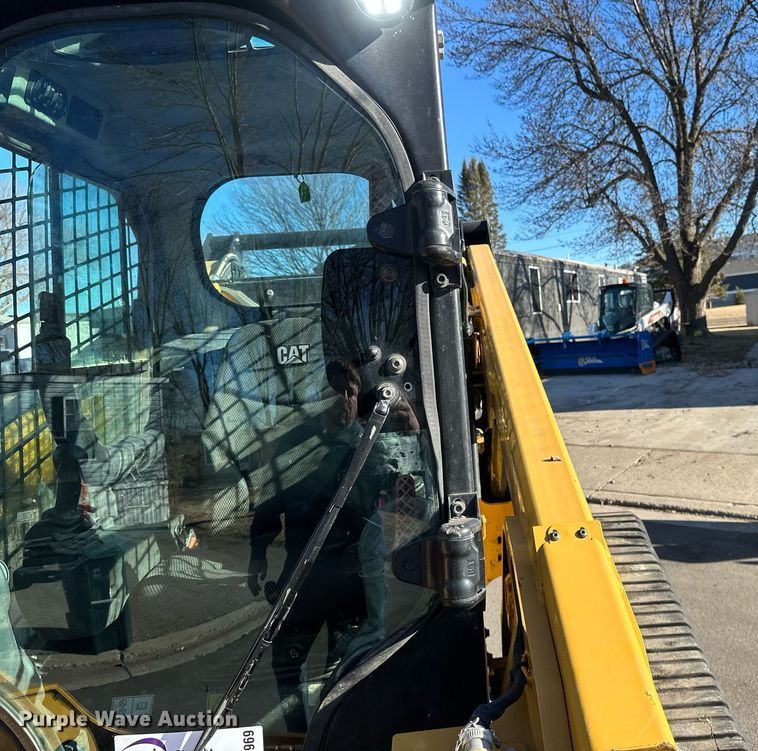 image for item DN0969 2021 Caterpillar  299D3 tracked skid steer loader