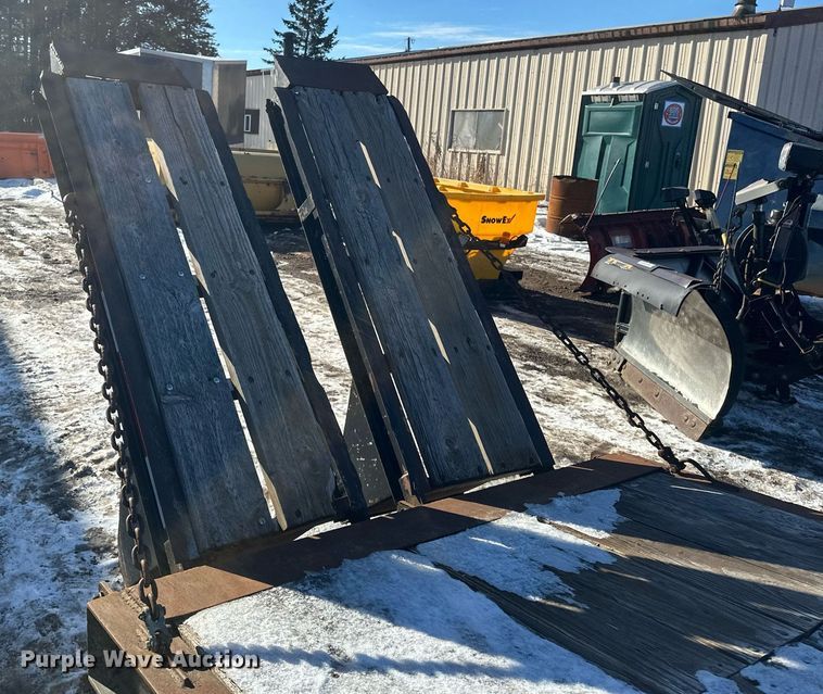 image for item DN0974 1990 Interstate equipment trailer