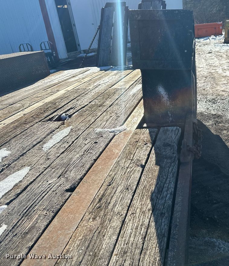 image for item DN0974 1990 Interstate equipment trailer