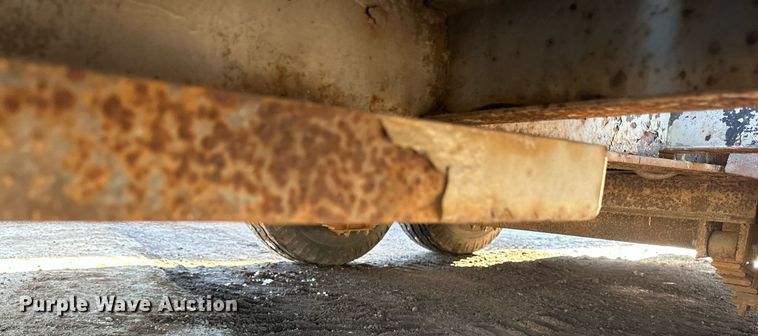 image for item DN0974 1990 Interstate equipment trailer