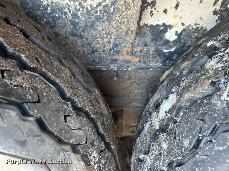 image for item DN0974 1990 Interstate equipment trailer