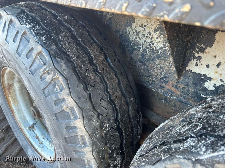 image for item DN0974 1990 Interstate equipment trailer