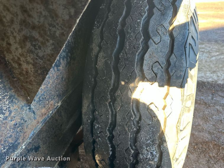 image for item DN0974 1990 Interstate equipment trailer