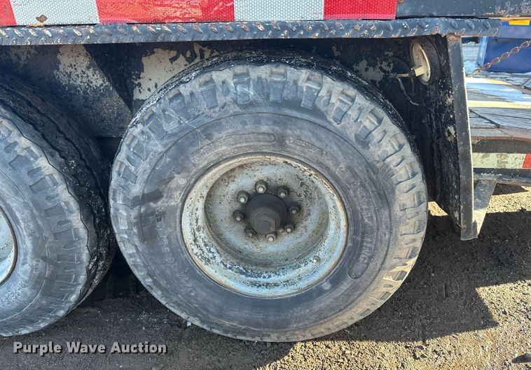 image for item DN0974 1990 Interstate equipment trailer