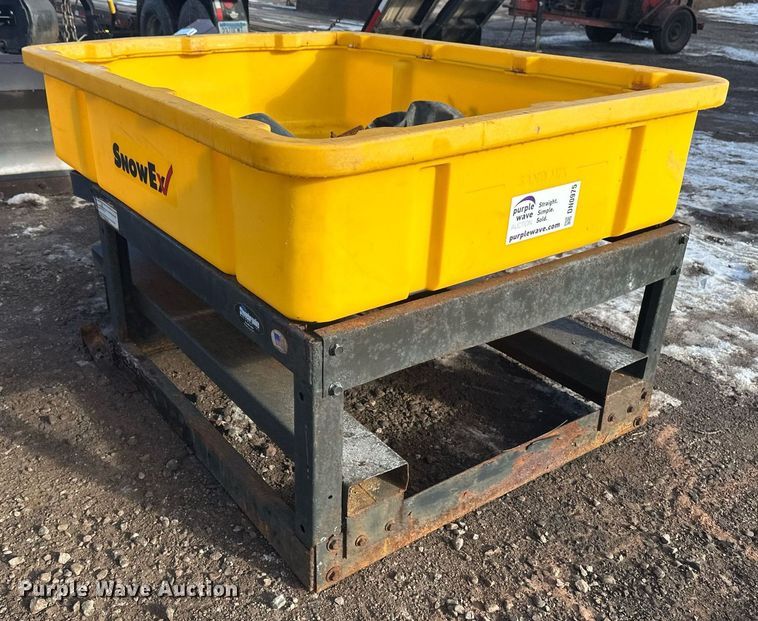 image for item DN0975 SnowEx spreader