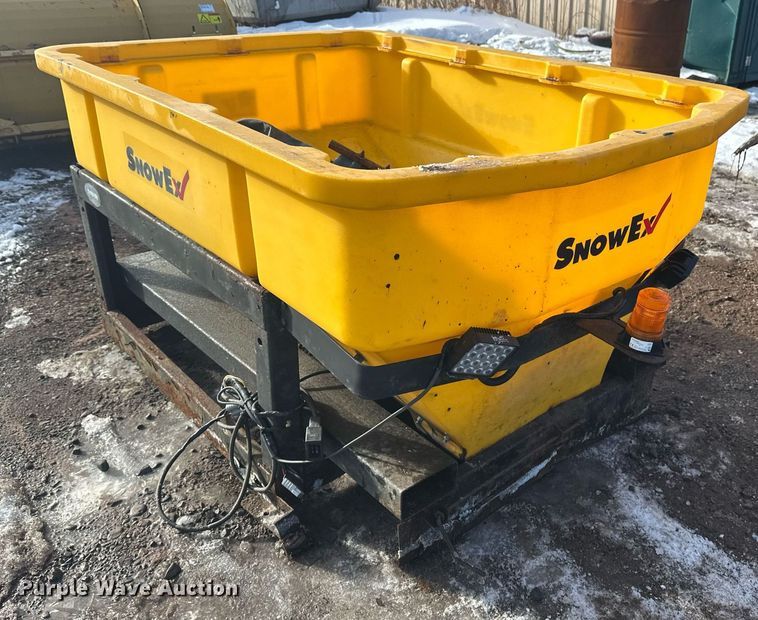 image for item DN0975 SnowEx spreader