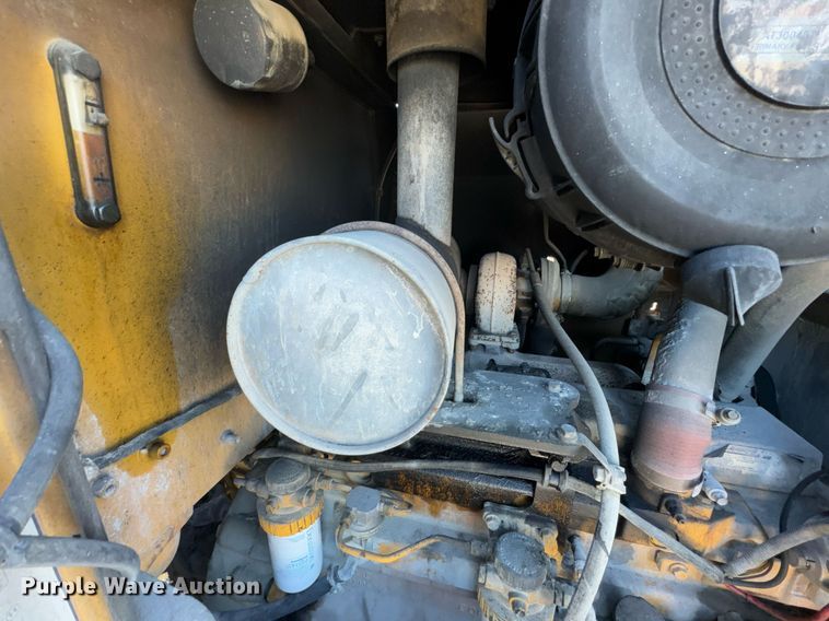 image for item DO0243 John Deere 544J wheel loader