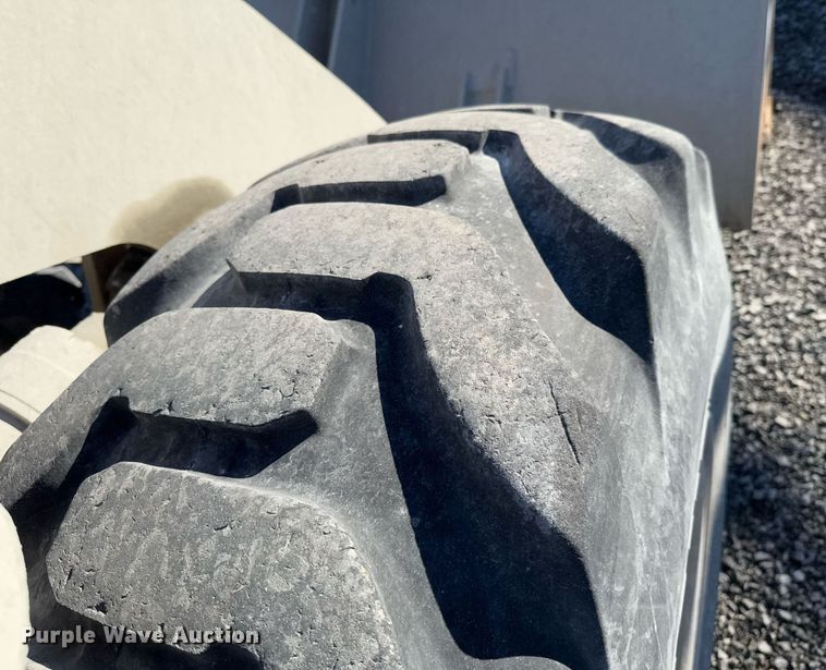 image for item DO0243 John Deere 544J wheel loader