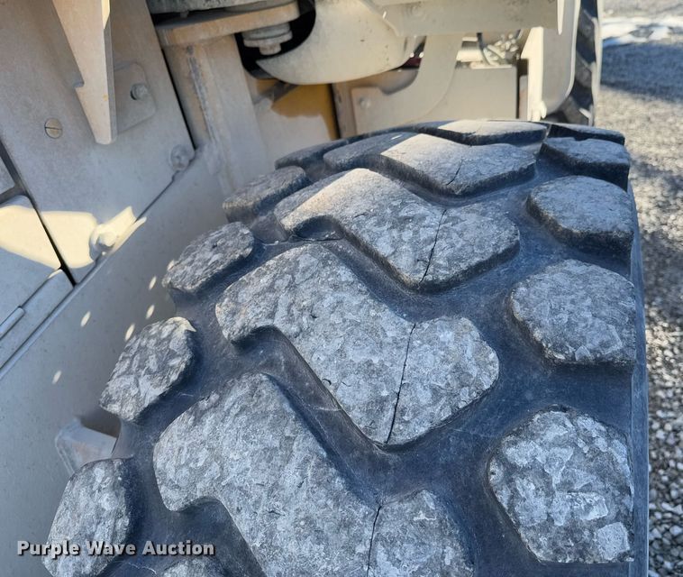 image for item DO0243 John Deere 544J wheel loader