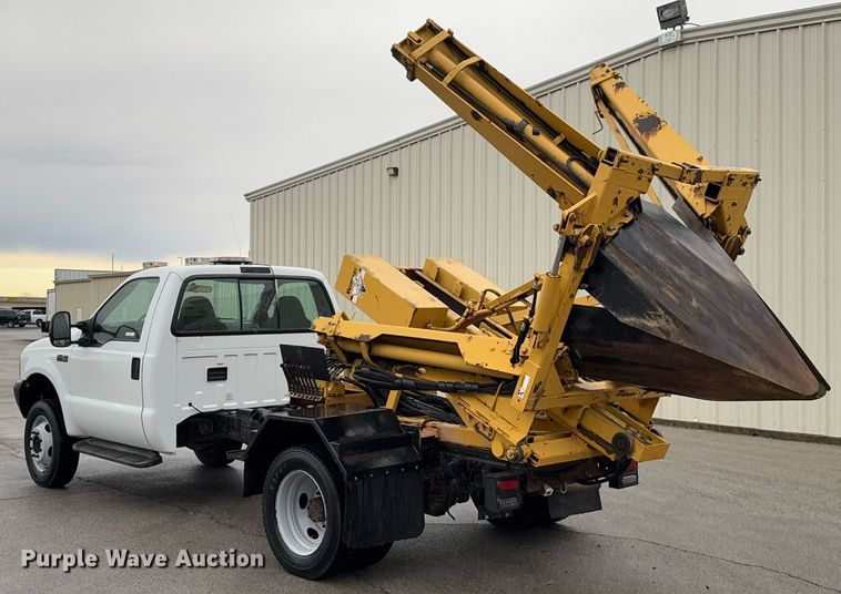 image for item DO0247 2001 Ford F450 Super Duty truck cab and chassis with tree spade