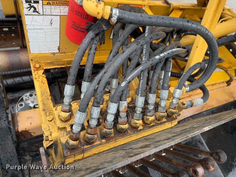 image for item DO0247 2001 Ford F450 Super Duty truck cab and chassis with tree spade