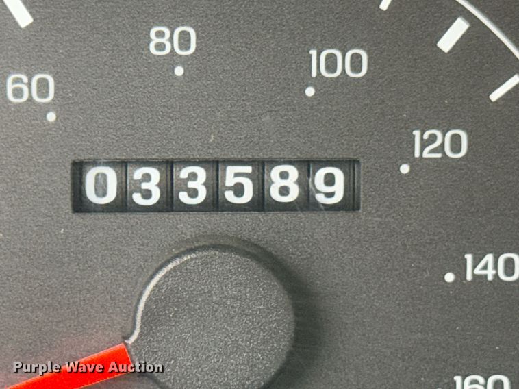 image for item DO0247 2001 Ford F450 Super Duty truck cab and chassis with tree spade