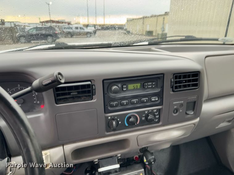 image for item DO0247 2001 Ford F450 Super Duty truck cab and chassis with tree spade