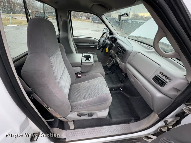 image for item DO0247 2001 Ford F450 Super Duty truck cab and chassis with tree spade