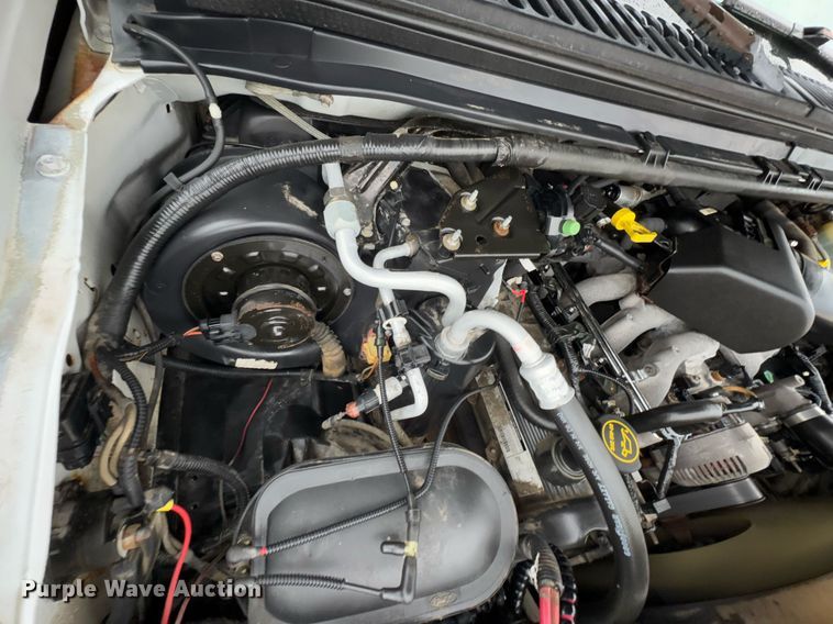 image for item DO0247 2001 Ford F450 Super Duty truck cab and chassis with tree spade