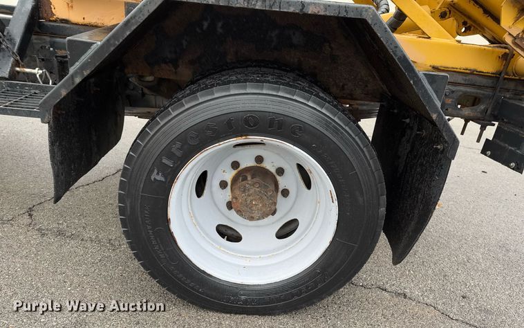 image for item DO0247 2001 Ford F450 Super Duty truck cab and chassis with tree spade