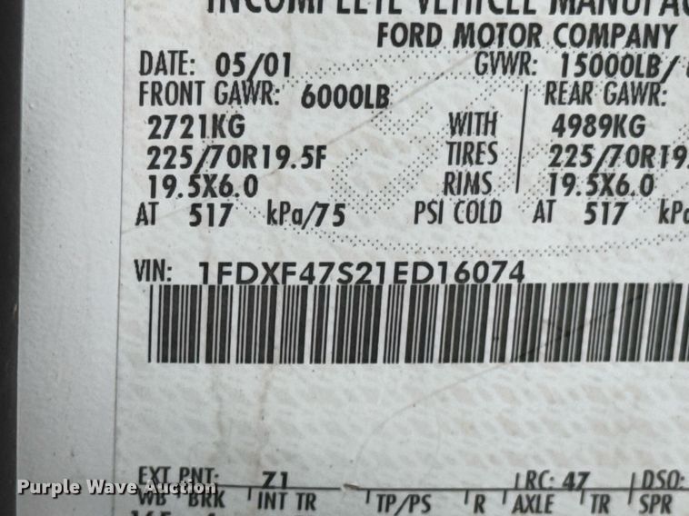 image for item DO0247 2001 Ford F450 Super Duty truck cab and chassis with tree spade