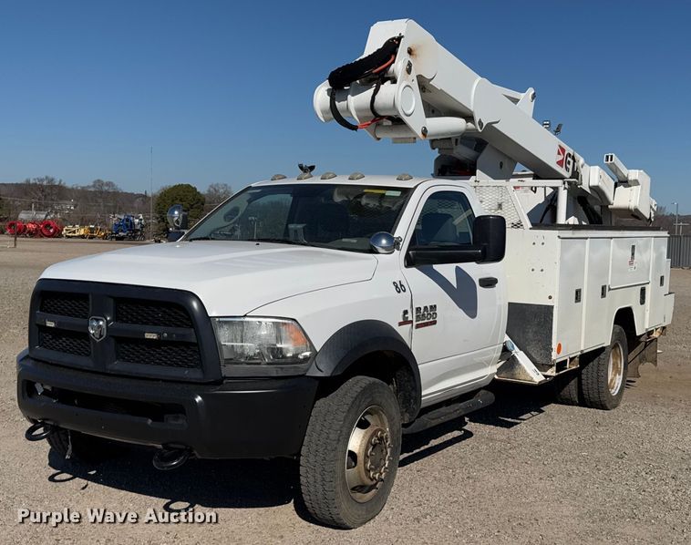 image for item DO0257 2015 Dodge Ram 5500 bucket truck