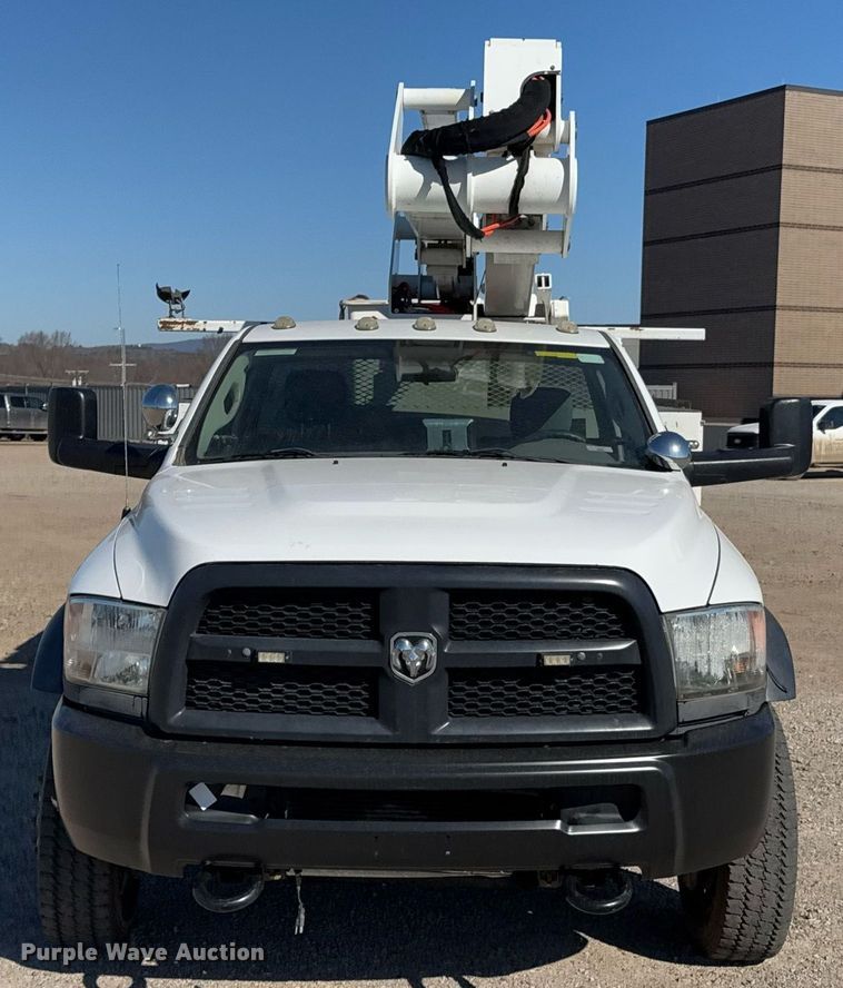 image for item DO0257 2015 Dodge Ram 5500 bucket truck